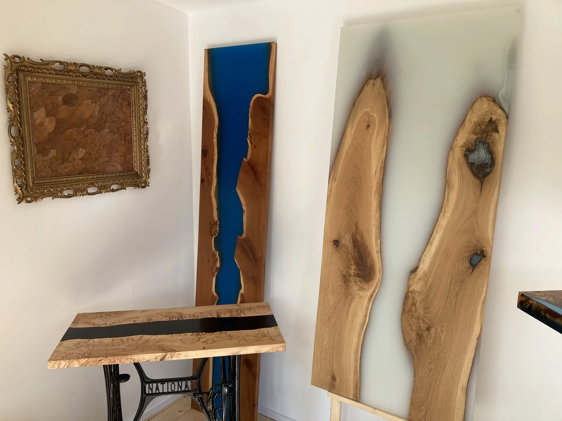 GIG_Epoxid_Tische_Ausstellung1