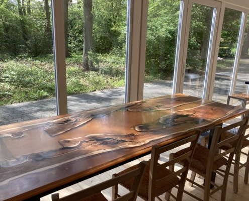 GIG_Epoxid_Tische_Ausstellung3